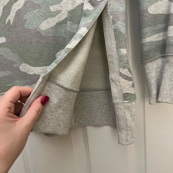 Aerie camouflage oversized crew neck sweater - Picture 4 of 4